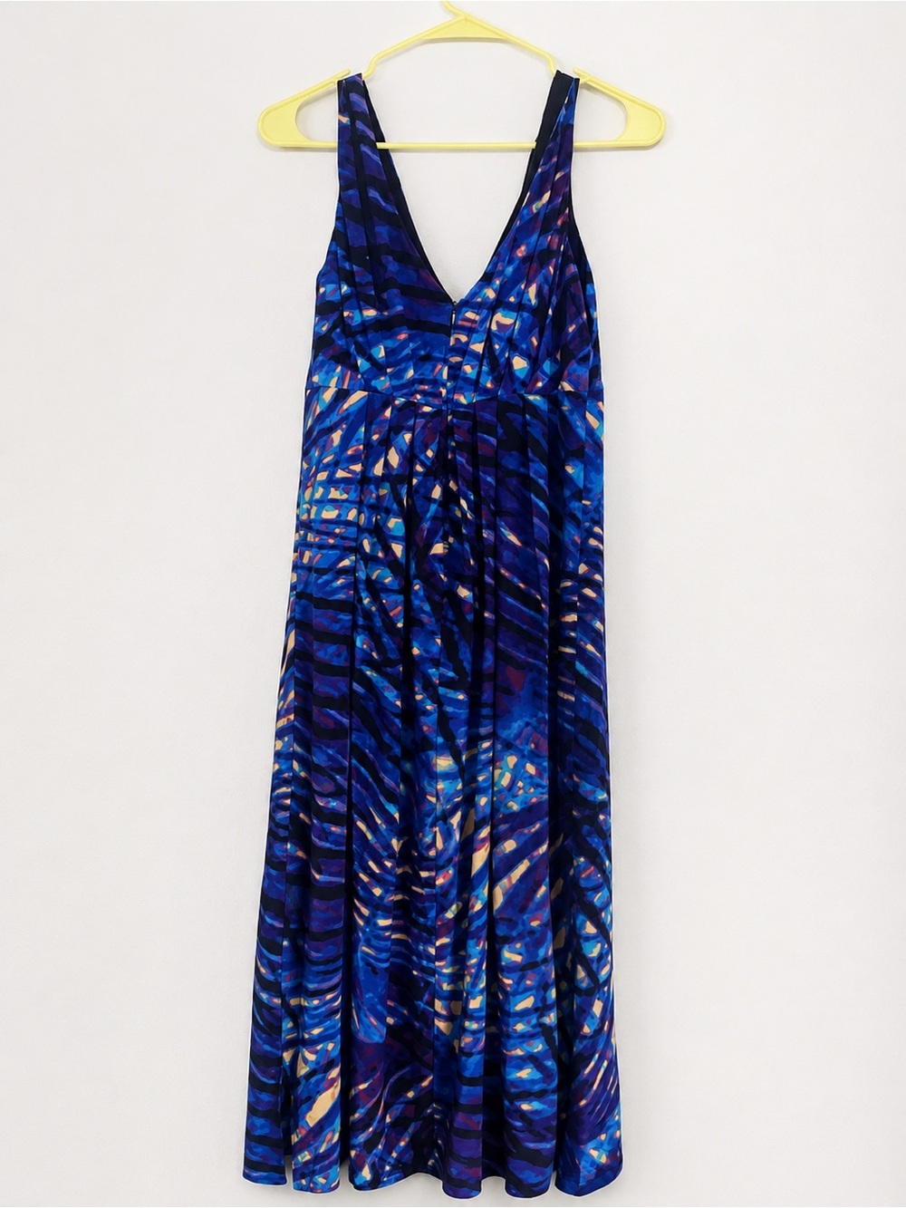 Presley Skye Women’s Size S 100% Silk Blue Abstract Print V-Neck Pleated Midi Dr